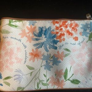 Travel bag. Zippered. Great condition. Smoke free home.